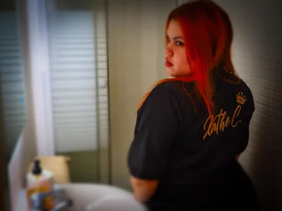 Женщина которая