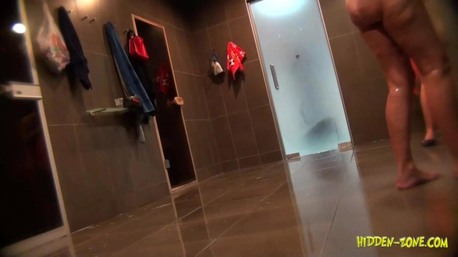Подглядывание в душе