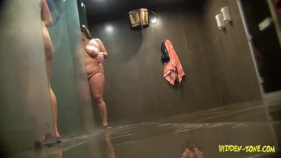 Скрытая камера в душе