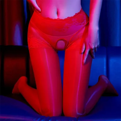 Блестящие колготки с открытой промежностью