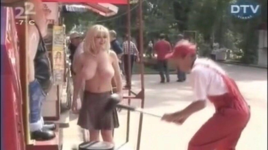 Голые и смешные сиськи