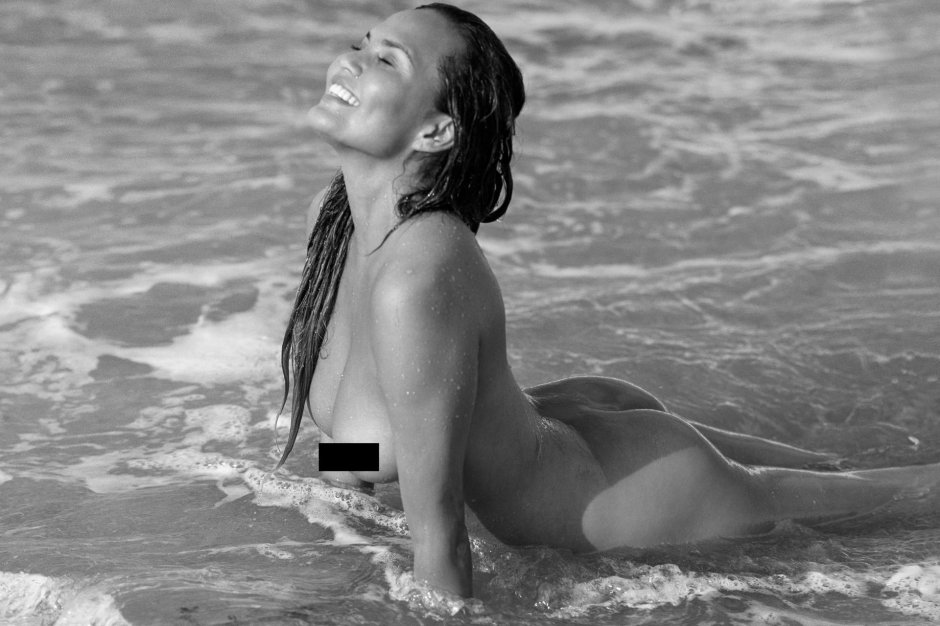 Крисси тайген,показ 18+.