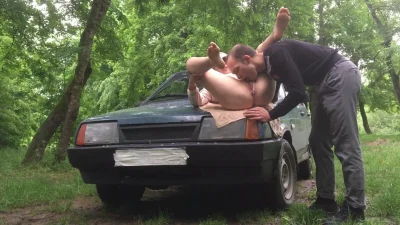 Секс на капоте