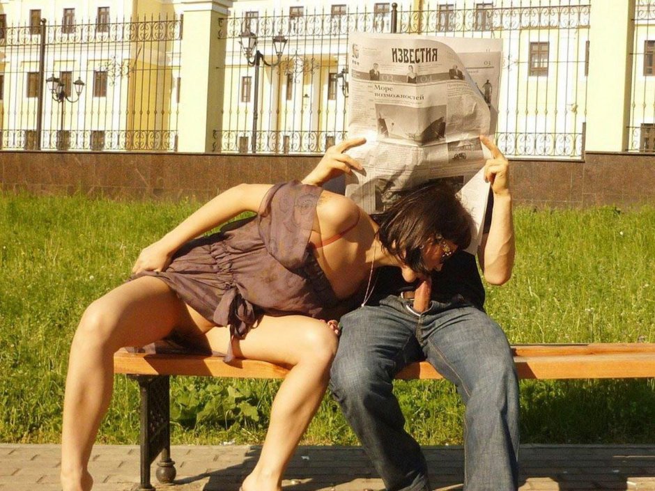 Девушка отсосала на улице