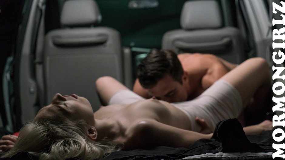 Красивый кунилингус в машине