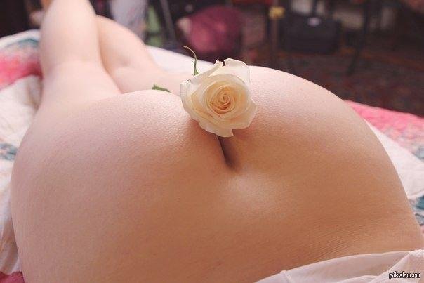 Цветочек в попе