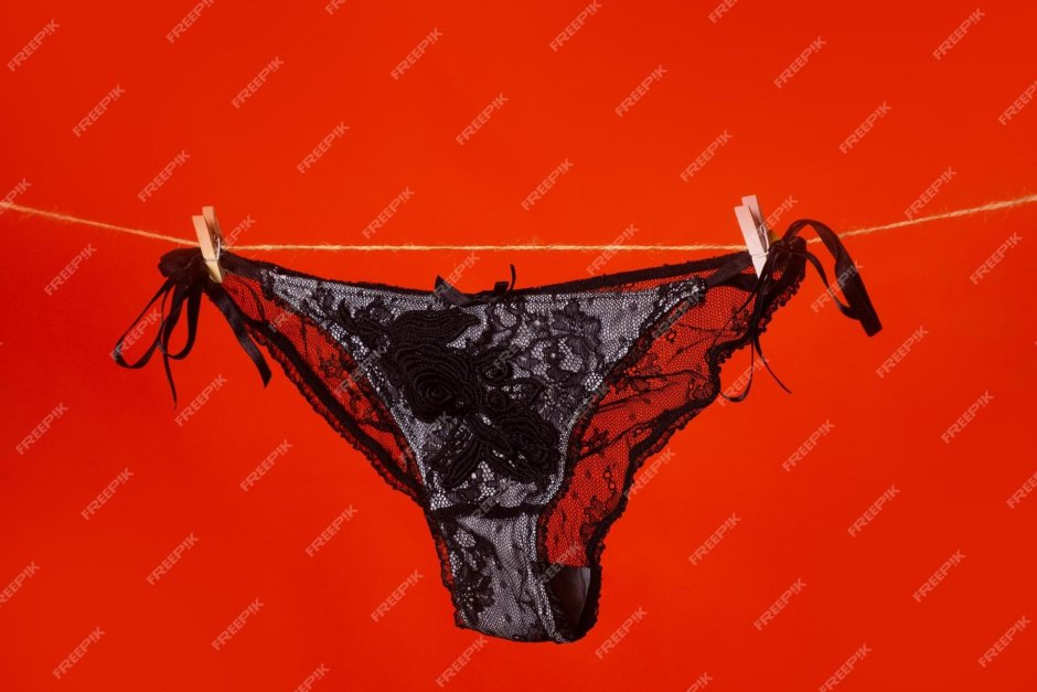 Трусы на веревке