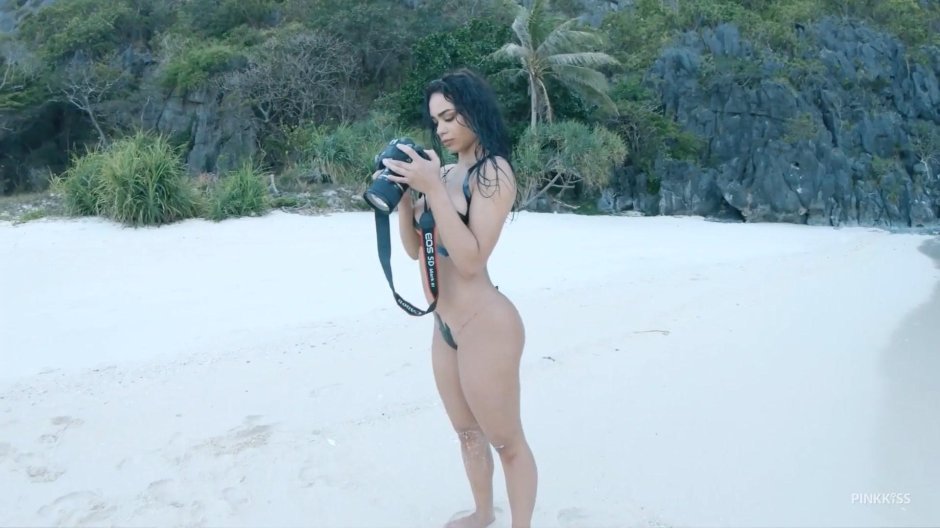 Откровенная девушка