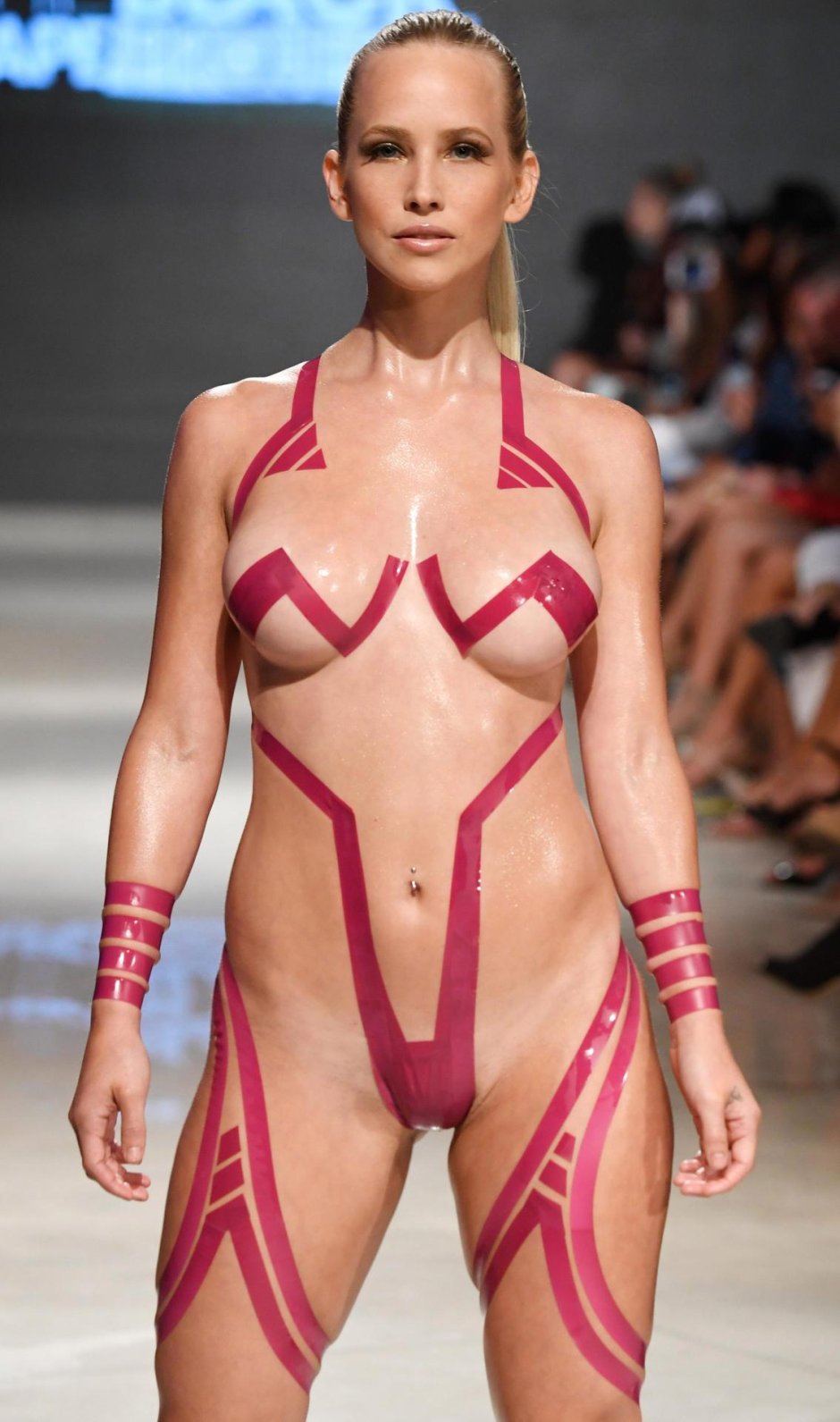 Купальник из изоленты