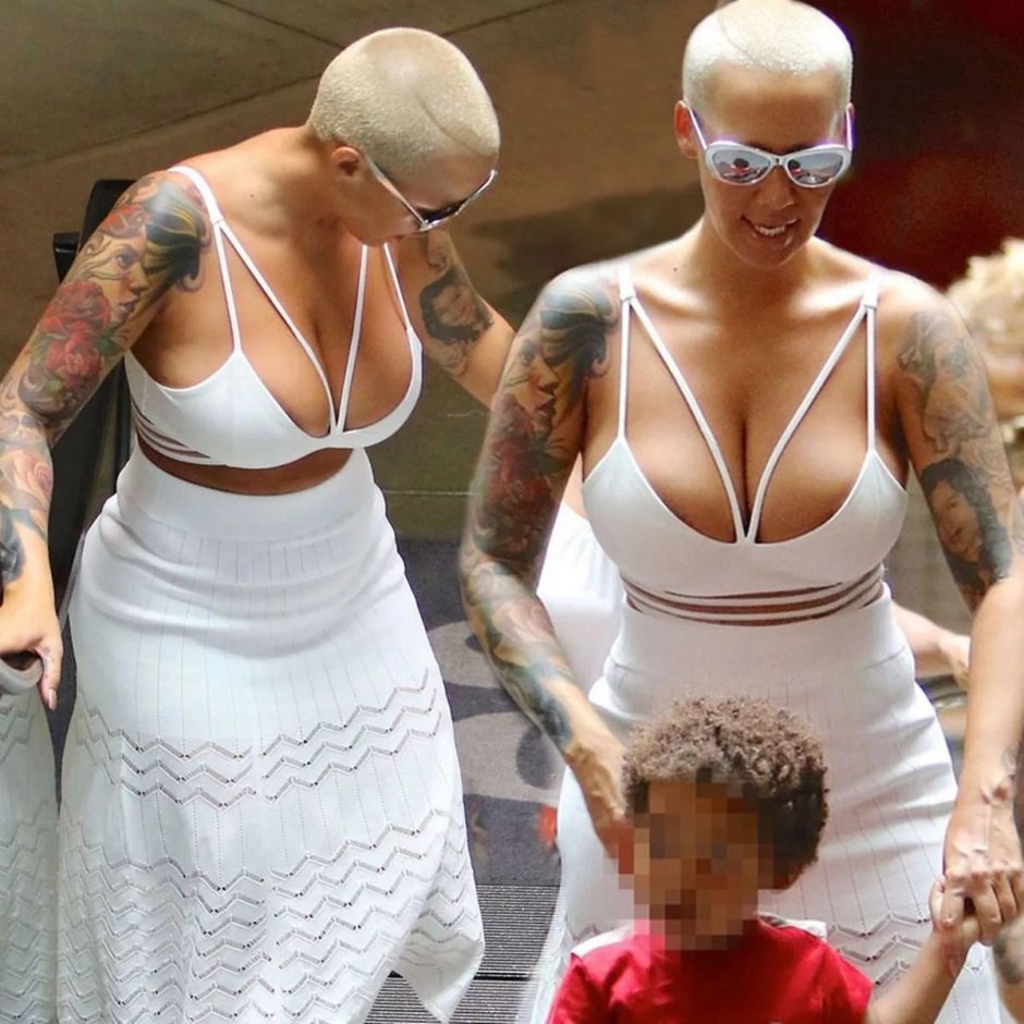 Эмбер роуз топлесс