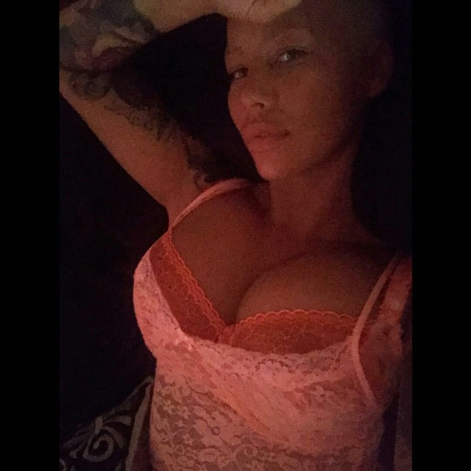 Эмбер роуз рева сиськи