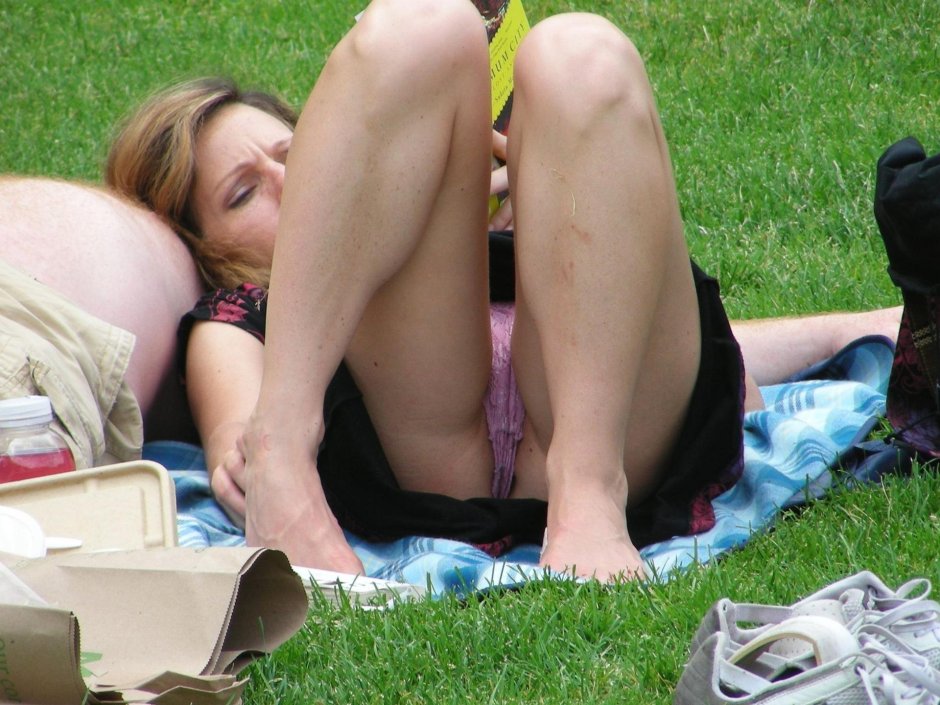 Случайно засветила трусики