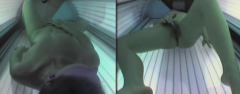 Голая девушка в солярии