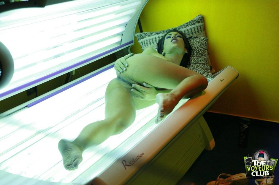 Порно в солярии