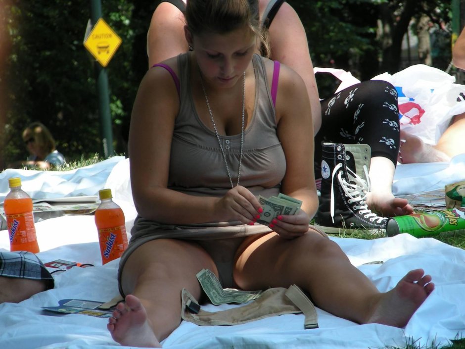 Случайно засветила трусики