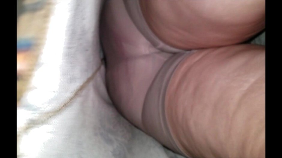 Под юбкой порно