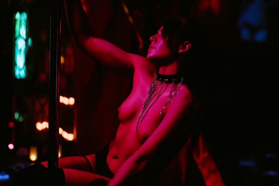 Стриптиз клуб