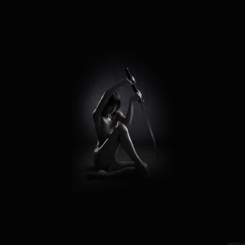 Девушка с катаной