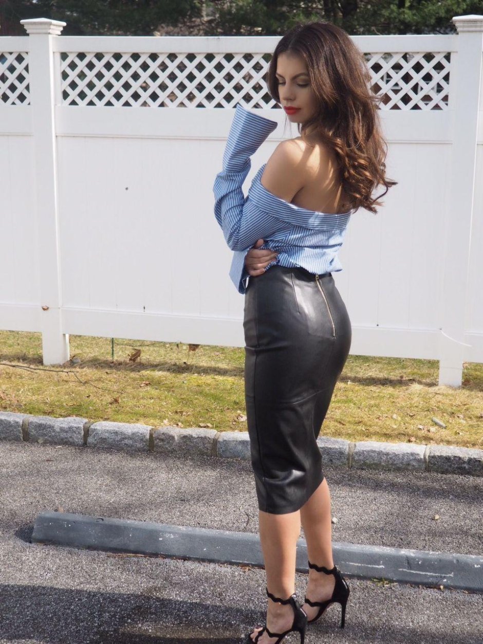 Виктория джастис в кожаной юбке