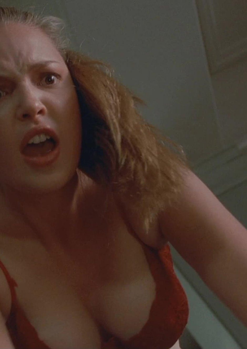 Кэтрин хейгл девчонок и одна в лифте