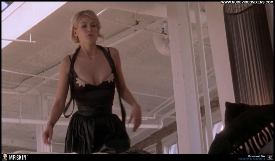 Розамунд пайк massive attack