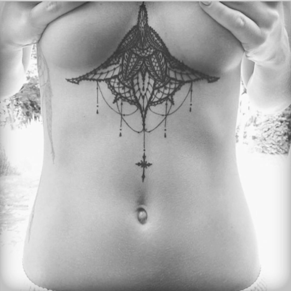 Татуировки для девушек под грудью