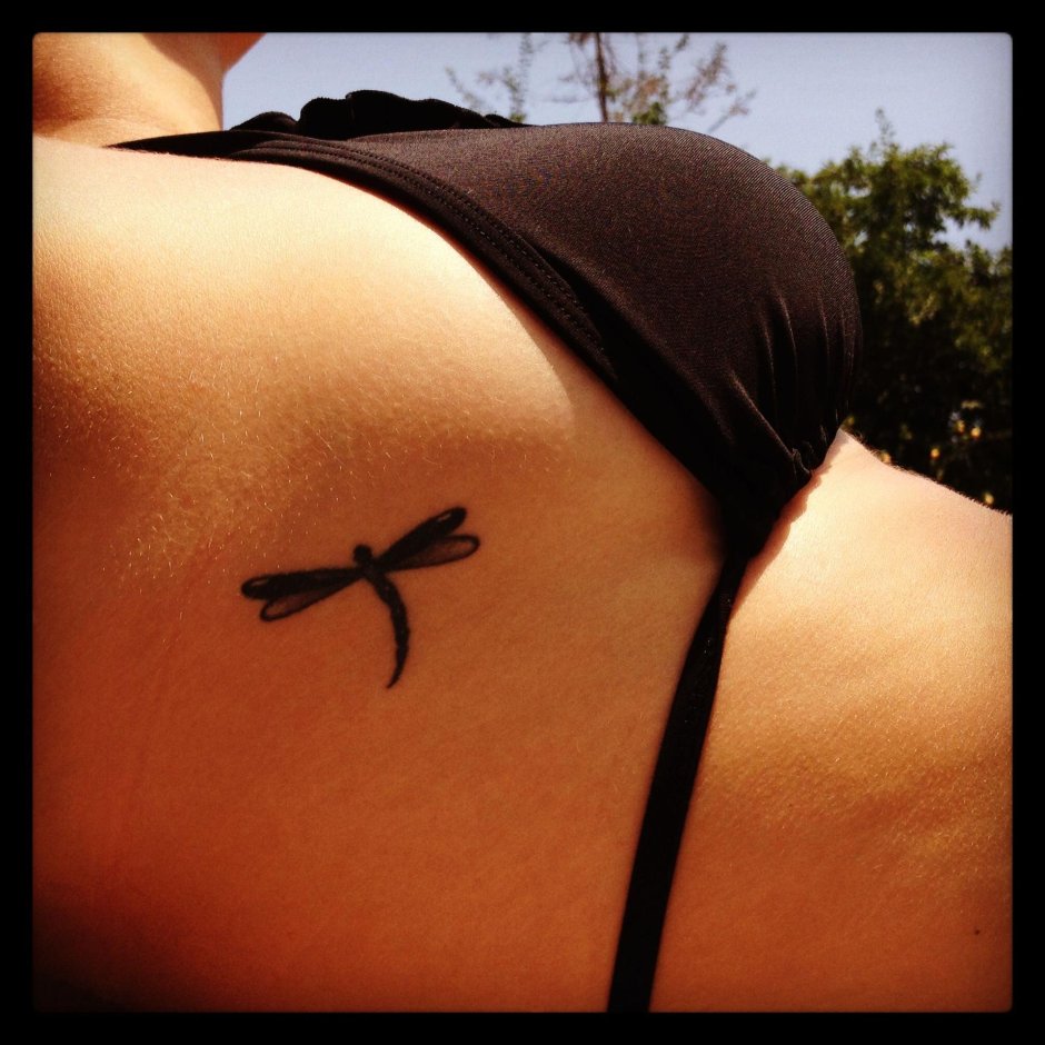Тату стрекоза