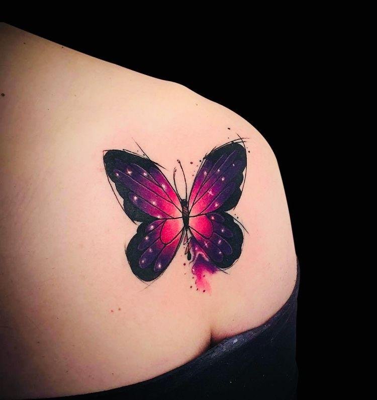 Тату бабочки на спине для девушек