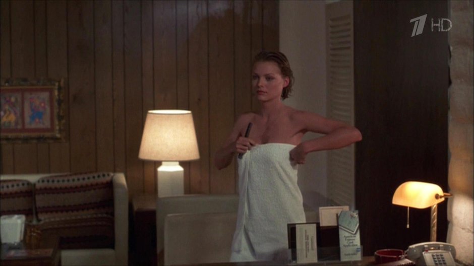 Ночью 1985 мишель пфайффер ню