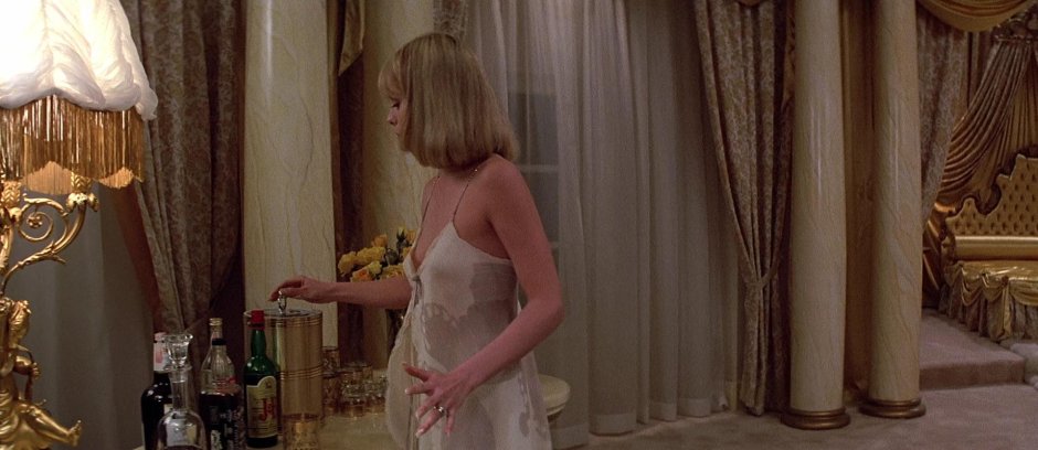 Мишель пфайффер лицо со шрамом