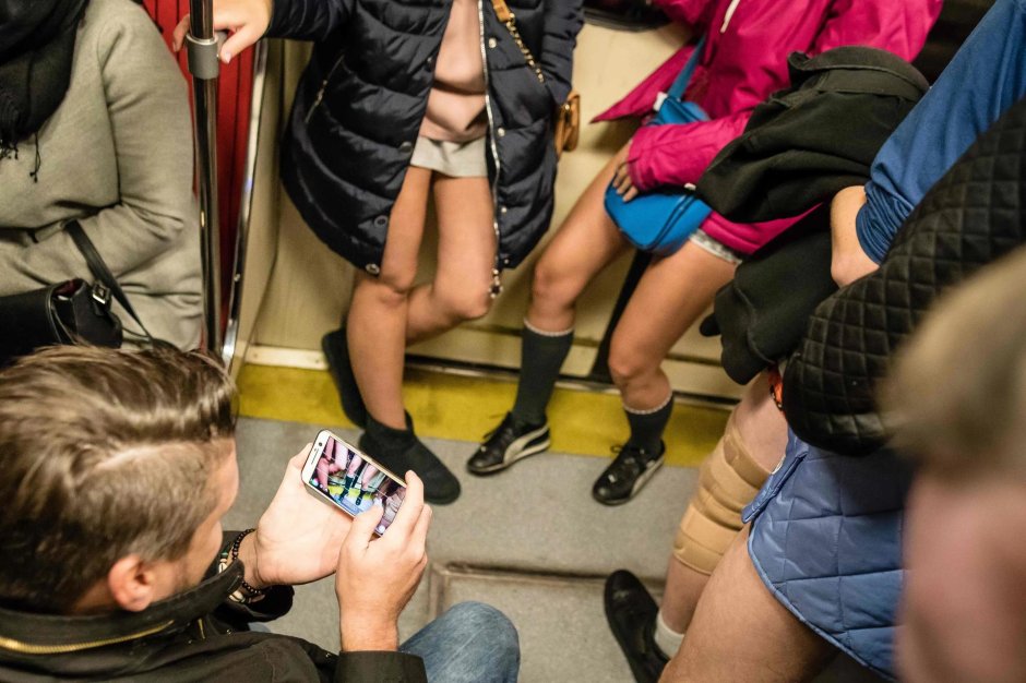 No pants subway ride