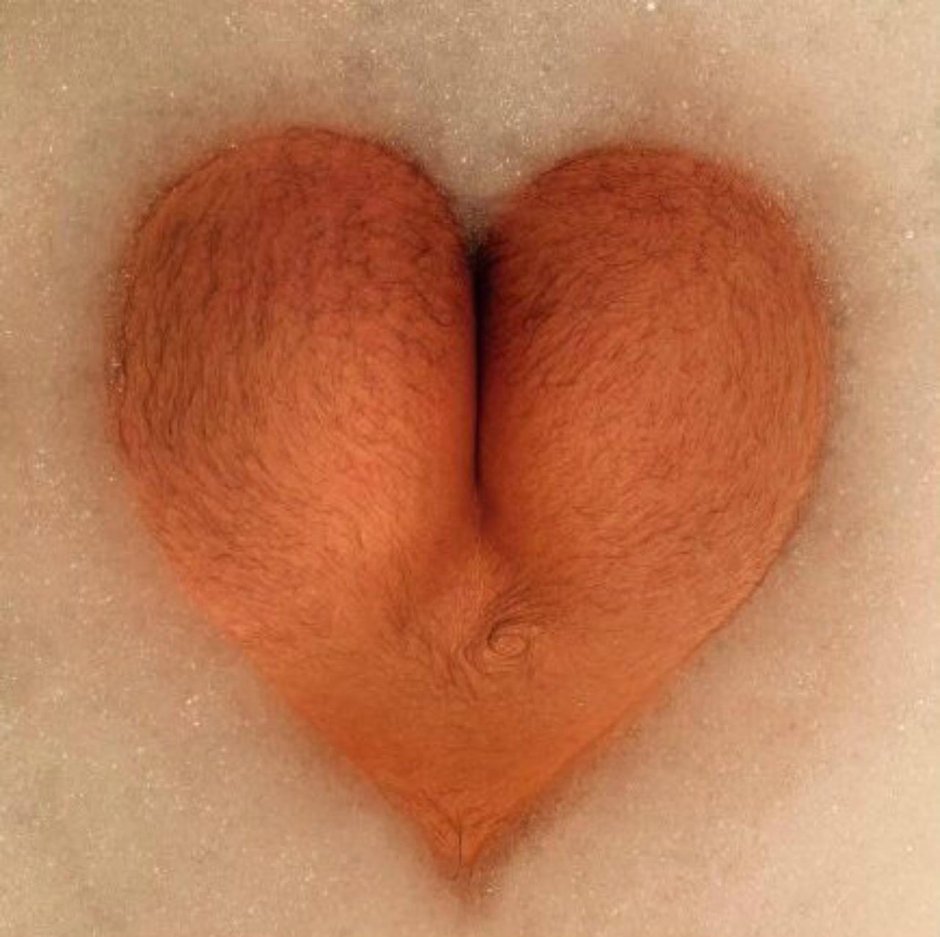 Попа в форме сердца