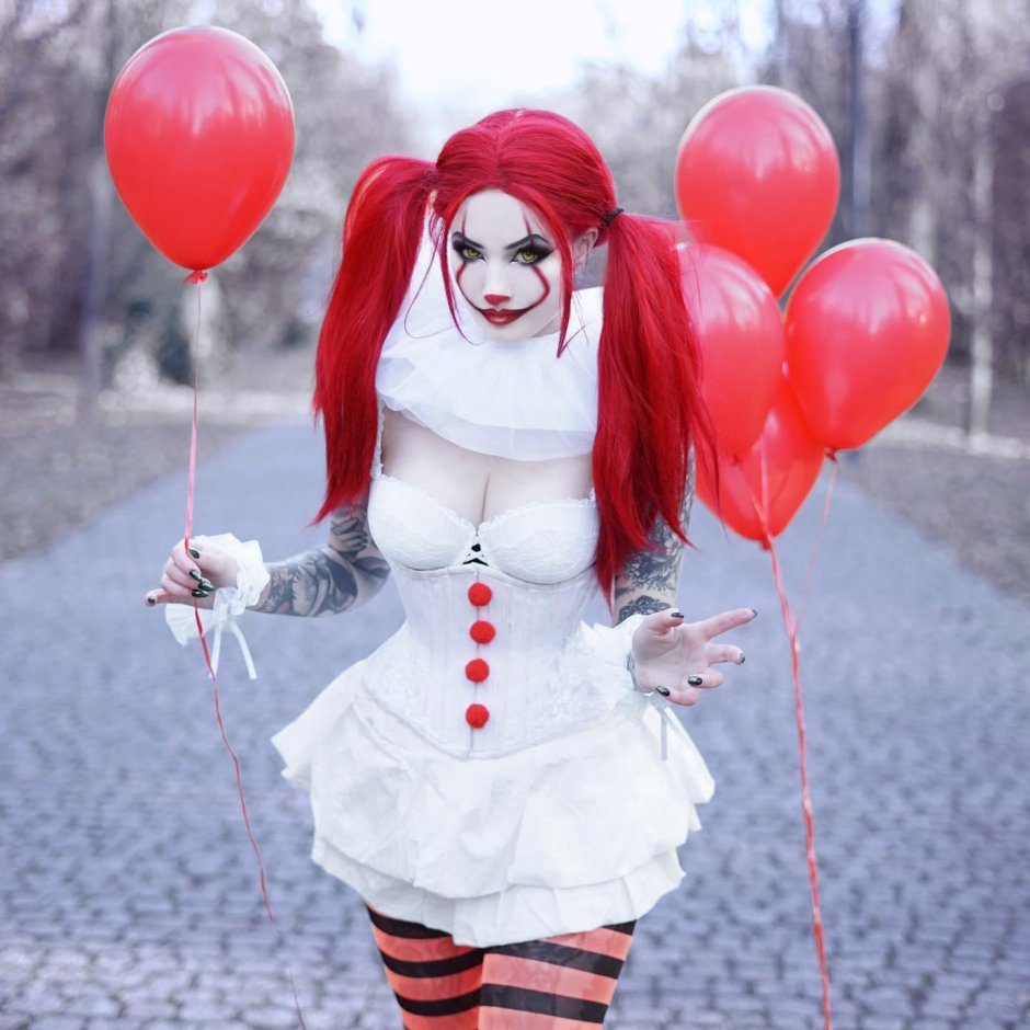 Пеннивайз девушка косплей