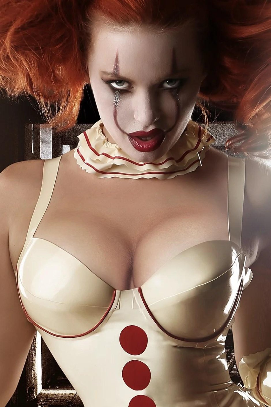 Пеннивайз косплей женский