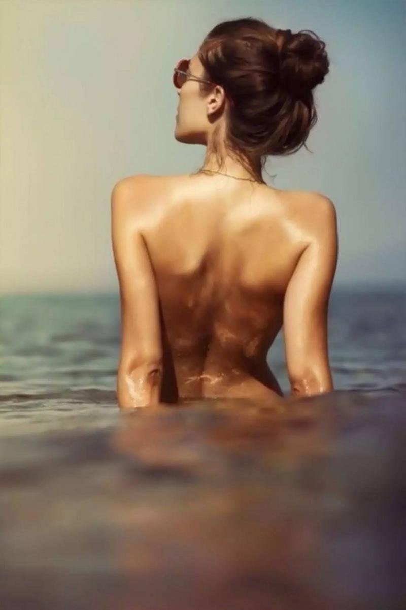 Женские спины