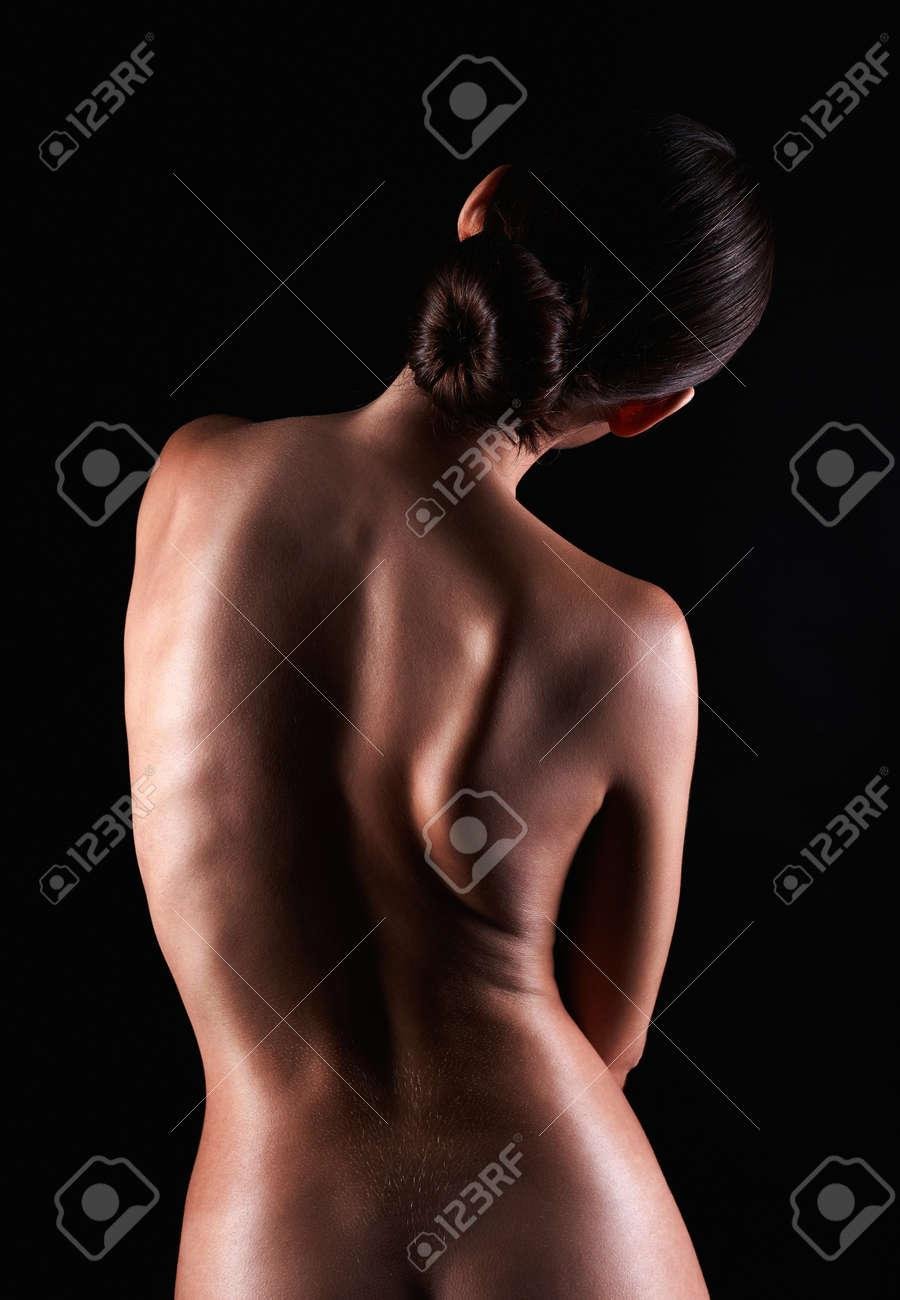 Голая девушка со спины