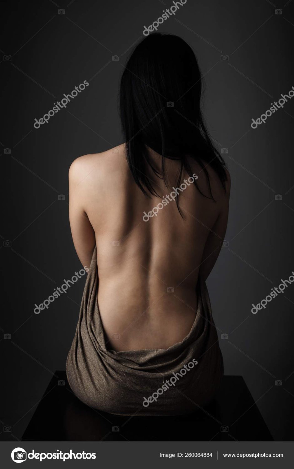 Девушка со спины голая