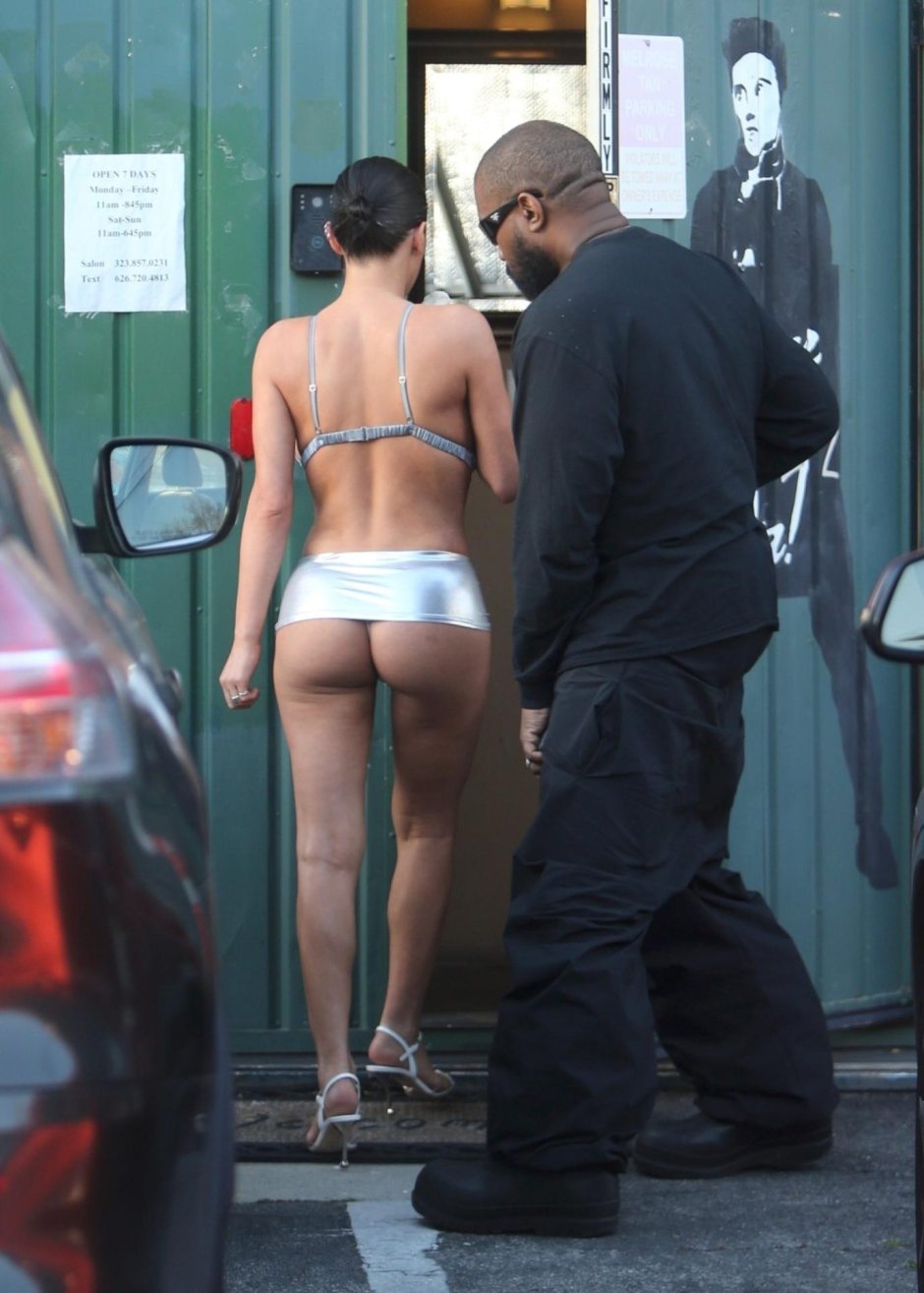 Жена канье уэста сиськи