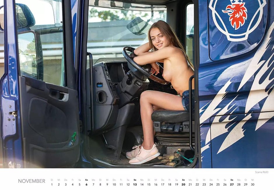 Красивые девушки и грузовики