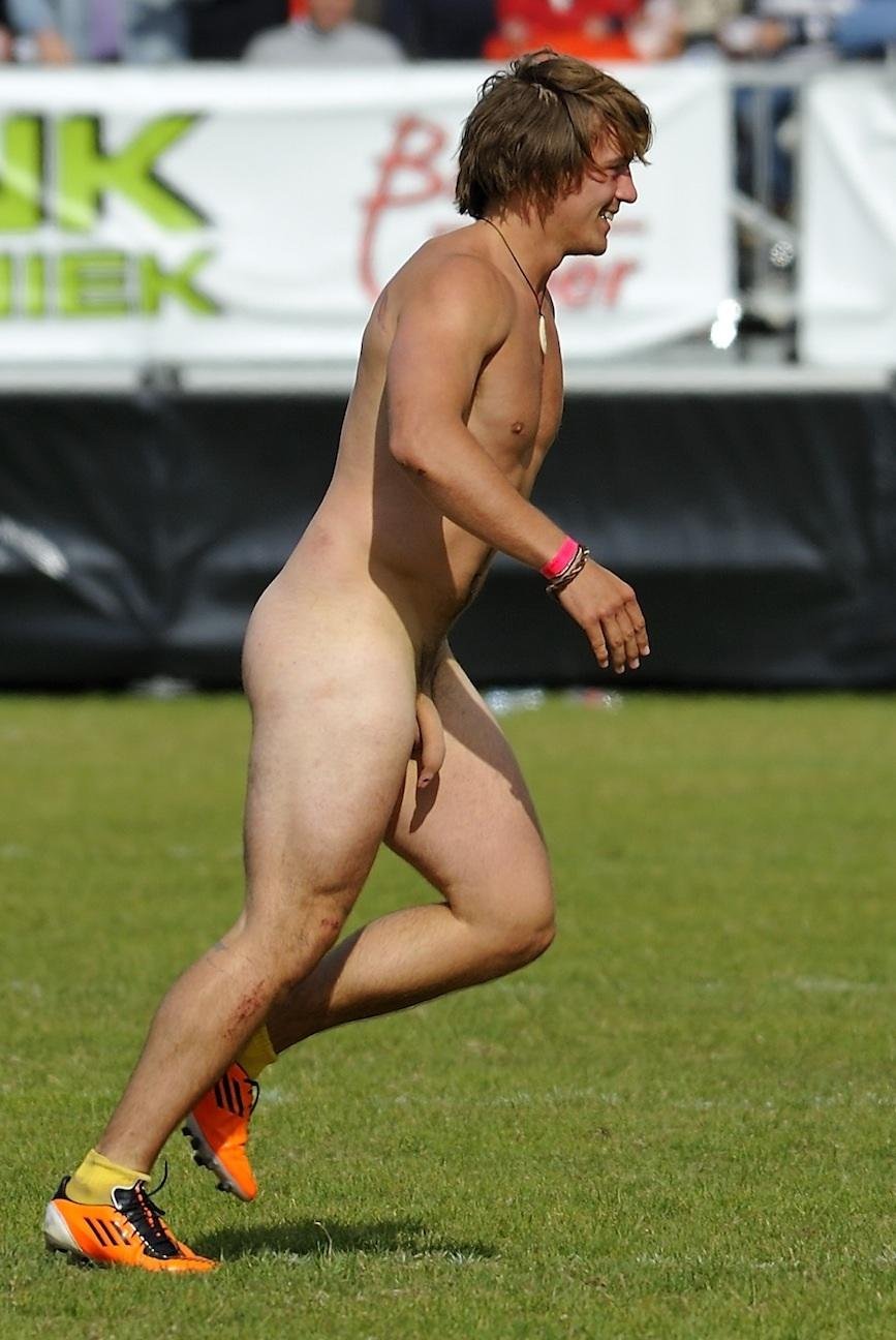 Голые футболисты мужчины