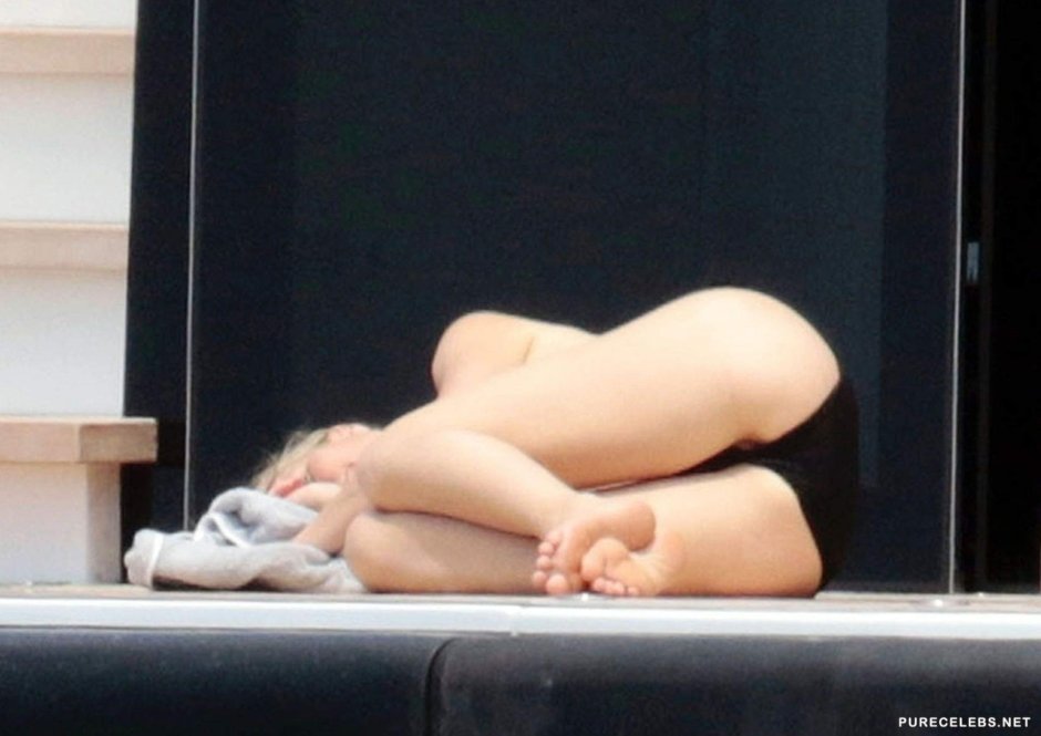 Гвинет пэлтроу папарацци 2023