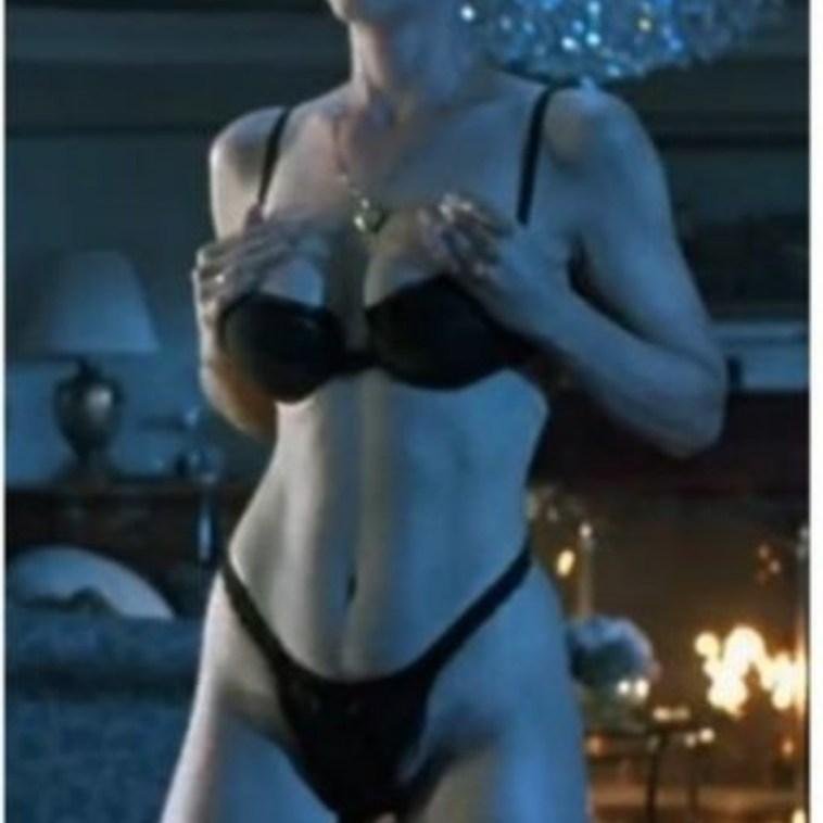 Джейми ли кёртис попка