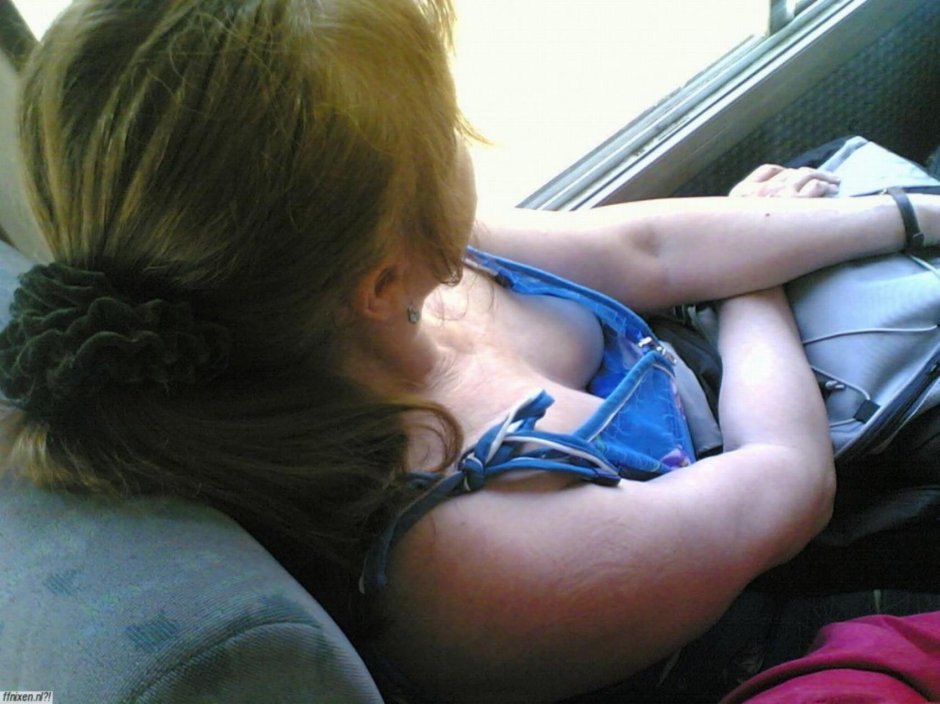 Засветы сисек в транспорте