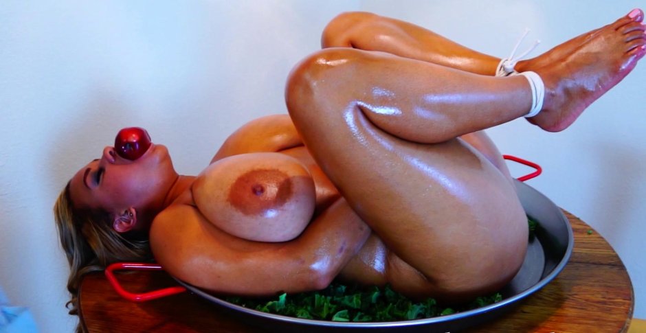 Яблоки в карамели на палочке