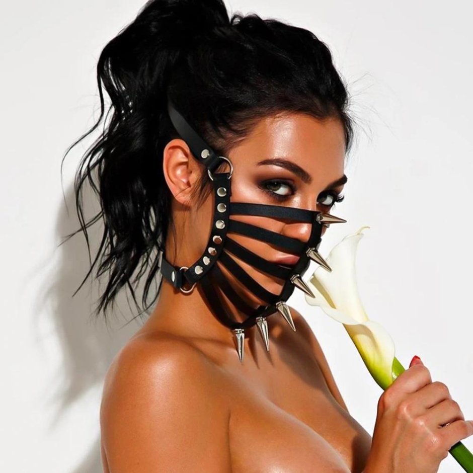 Маска кожаная