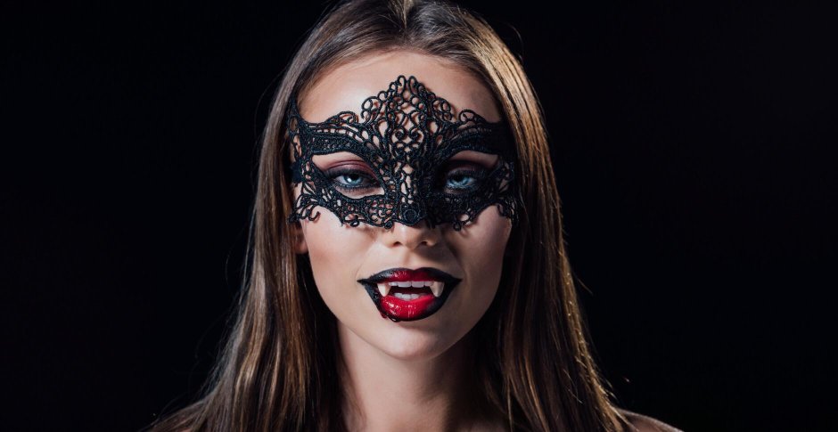 Девушка вампир