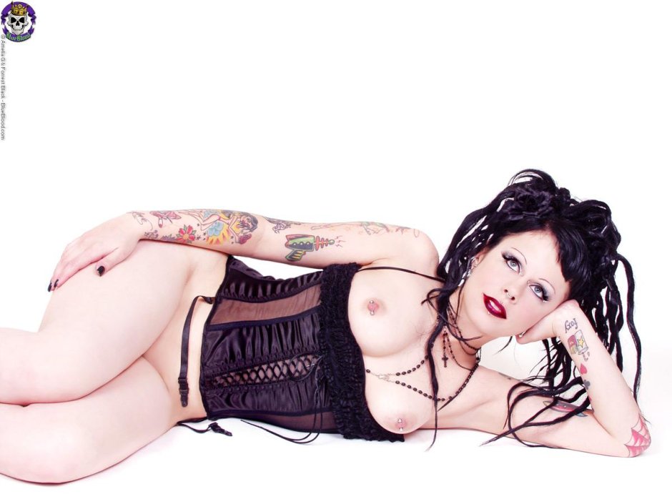 Готическая девушка