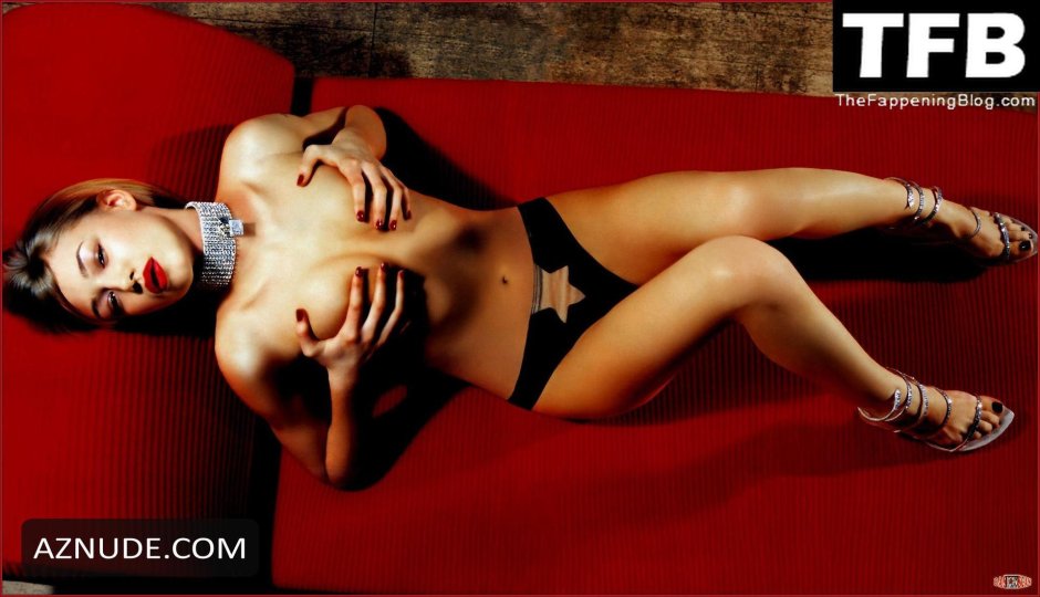 Оксана акиньшина fhm 2005