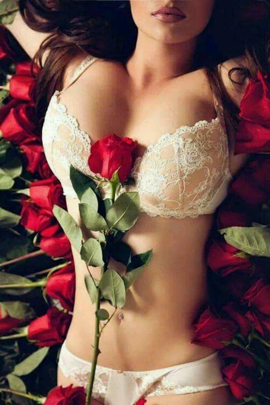 Девушка с розой