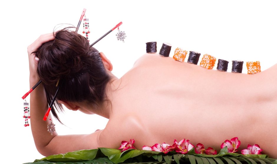 Роллы на теле